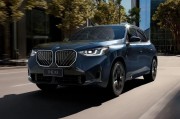 宝马全新BMW X3长轴距版亮相，采用分体式BMW环形光耀格栅