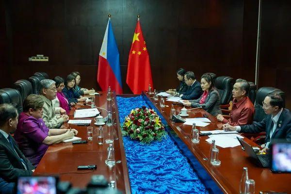 王毅会见菲律宾外长:菲如引入美国中导系统,将引发军备竞赛