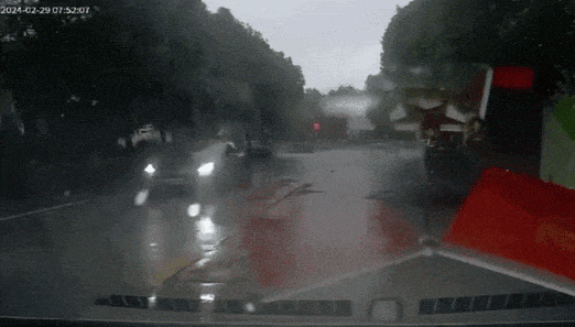 无锡一小鹏汽车起火,现场传出爆炸声!公司回应:排除动力电池起火