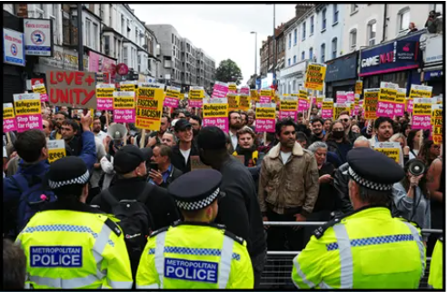 暴乱一周、779人被捕、抗议此起彼伏,英国“裂开”了